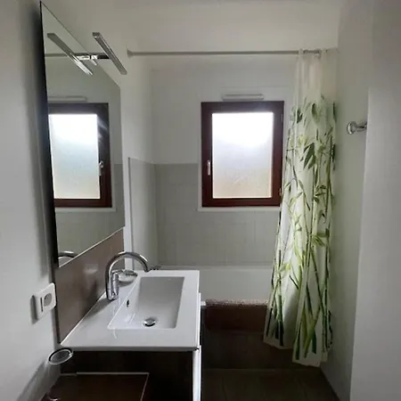 T2 Sud Avec Balcon, 4 Couchages, Lave-vaisselle - - Fr-1-804-28 * Barcelonnette